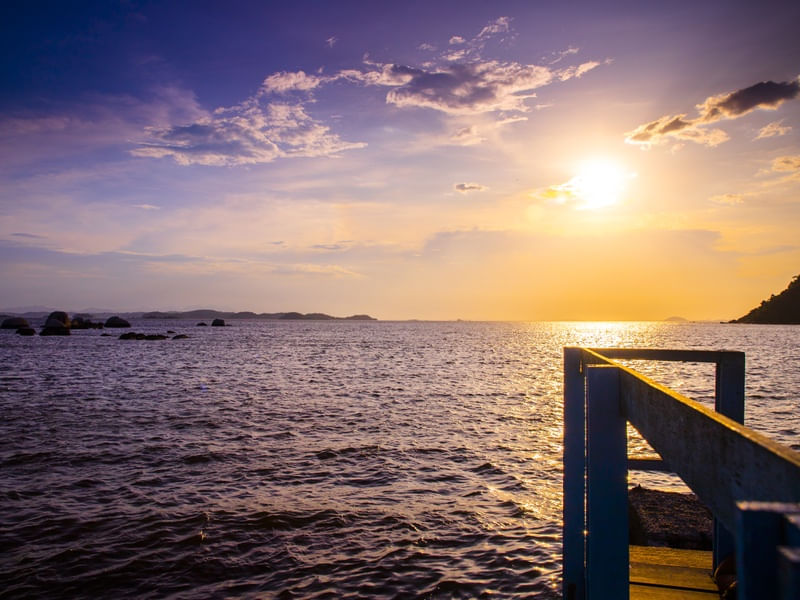 PIER NO PÔR DO SOL