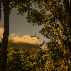 NUVENS NO CORCOVADO - QUADRADO