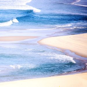 CURVAS NA PRAIA - QUADRADO