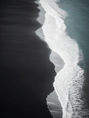 PRAIA NOTURNA BY AI