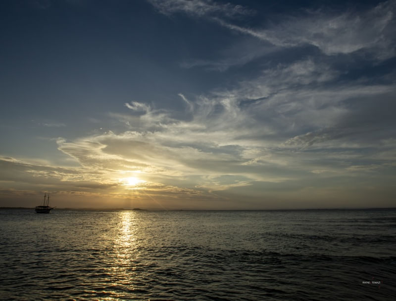 PÔR-DO-SOL COM SILHUETA DE BARCO 2