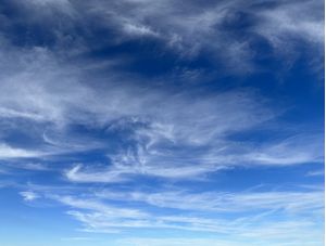 NUVENS QUE O VENTO AINDA NÃO LEVOU MANTIQUEIRA
