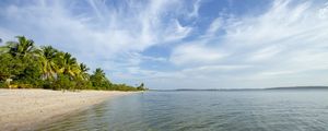PRAIA DESERTA EM ILHA NA BAHIA - PANORAMA