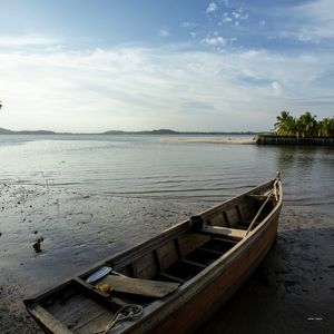 BARQUINHO A REMO NA LAMA DA PRAIA - QUADRADA
