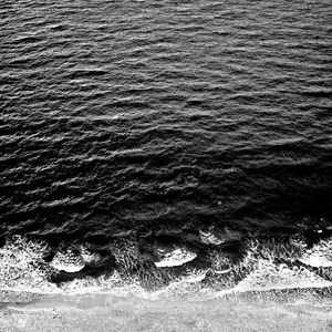 WAVE MOMENT BW