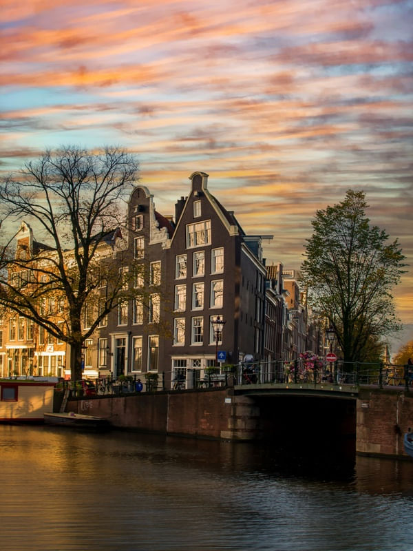 EM AMSTERDAM POR DO SOL 2
