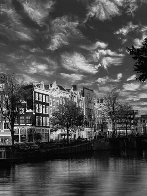 EM AM BW