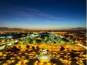 EIXO MONUMENTAL DE BRASÍLIA - ANOITECER NO OESTE