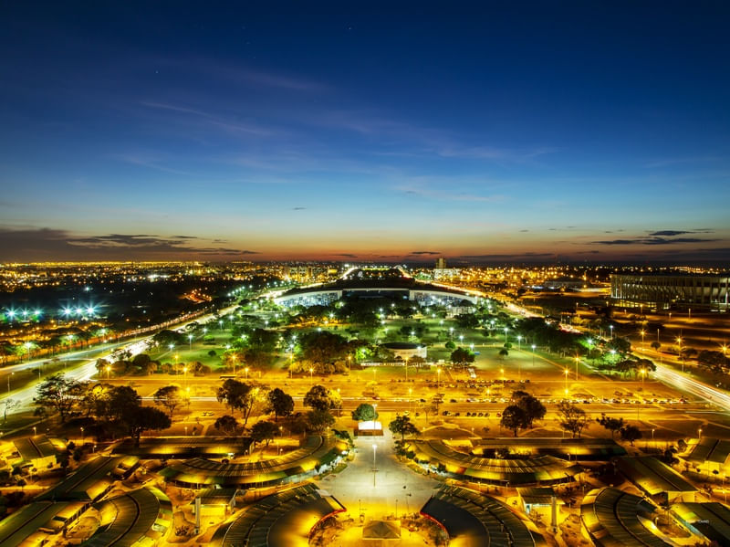 EIXO MONUMENTAL DE BRASÍLIA - ANOITECER NO OESTE