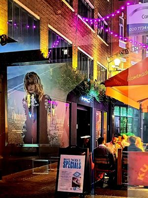 LONDON NIGHTLIFE