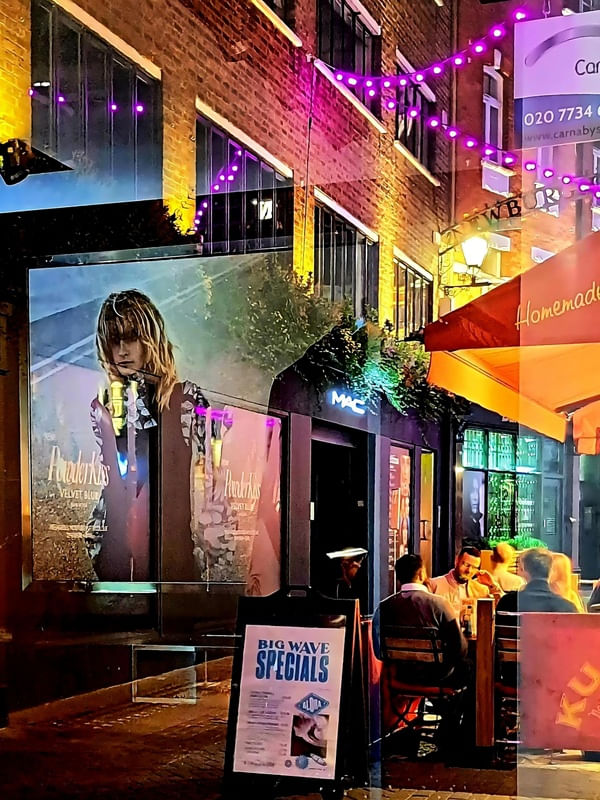 LONDON NIGHTLIFE