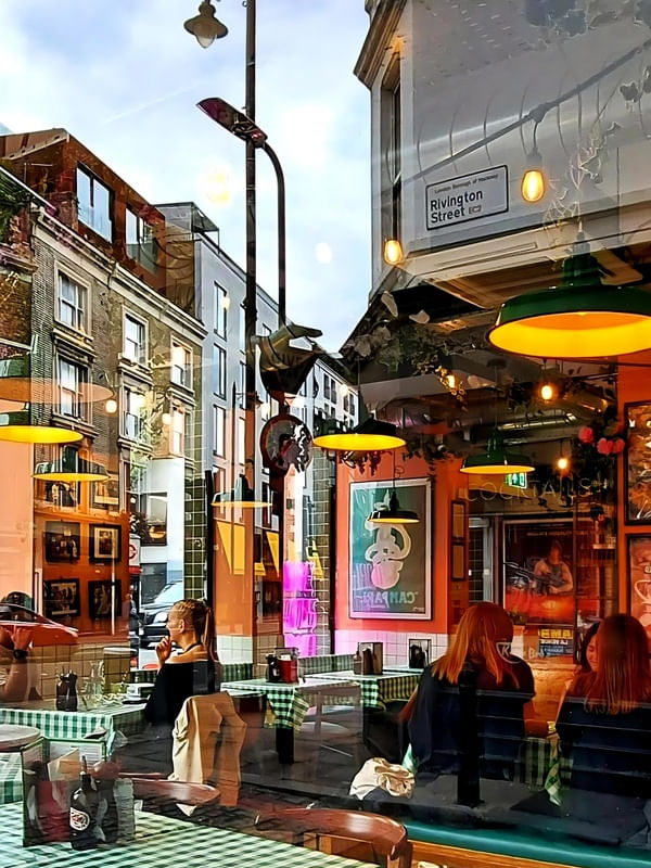 ALMOÇO EM LONDRES