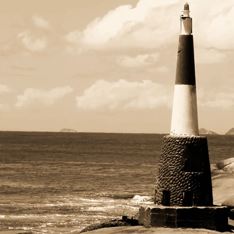 O FAROL PRAIANO