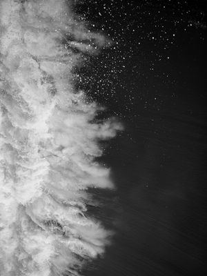 WAVES BLACK