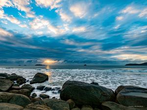 AMANHECENDO NA PRAIA DE UBATUBA SÃO FRANCISCO DO SUL SC