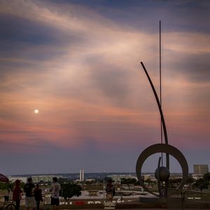 LUA CHEIA NA ESPLANADA