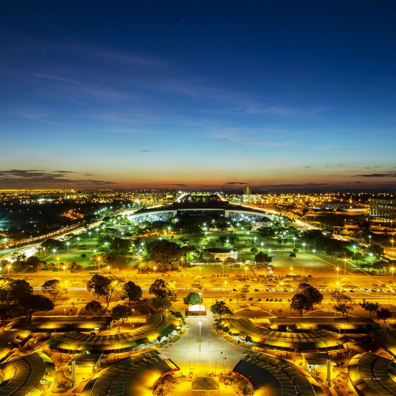 EIXO MONUMENTAL OESTE EM BRASÍLIA - QUADRADA