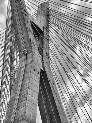 SÃO PAULO - ESTAIADA