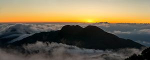 CUME SOBRE AS NUVENS