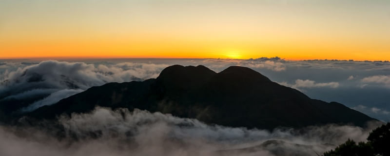 CUME SOBRE AS NUVENS