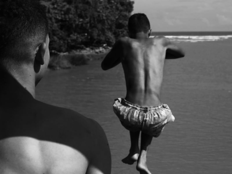 O PULO NO ENCONTRO DO MAR