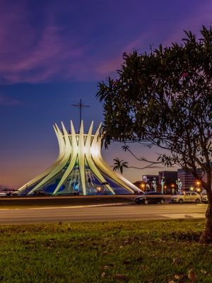 CATEDRAL DE BRASÍLIA A NOITE