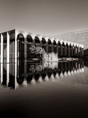 PALÁCIO ITAMARATY EM PRETO E BRANCO