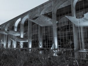 MINISTÉRIO DA JUSTIÇA EM PRETO E BRANCO