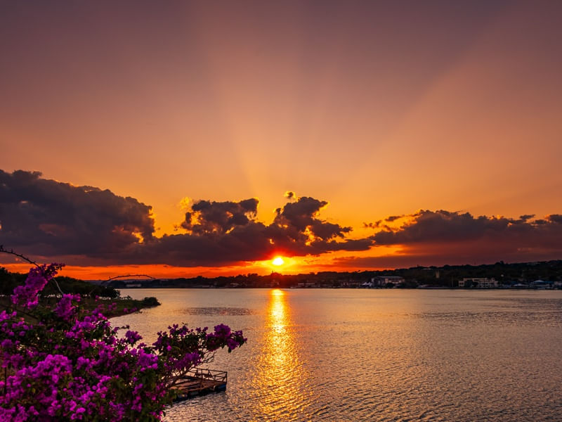 PÔR DO SOL NO LAGO PARANOÁ EM BRASÍLIA
