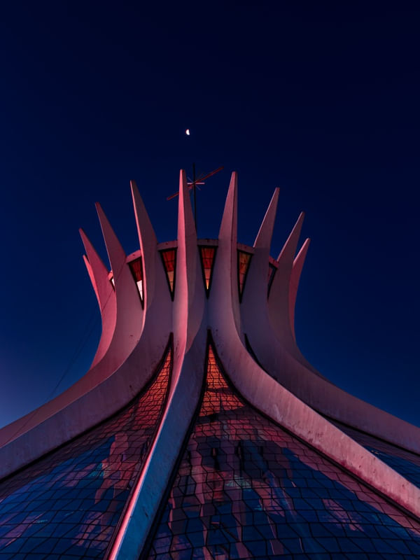 CATEDRAL À NOITE