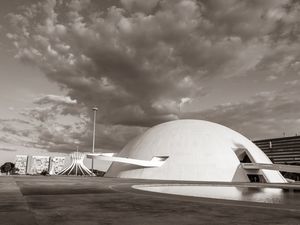 MUSEU E A CATEDRAL EM PRETO E BRANCO