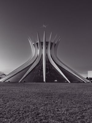 CATEDRAL DE BRASÍLIA EM PRETO E BRANCO 04