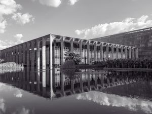 PALÁCIO ITAMARATY EM BRASÍLIA EM PRETO E BRANCO 06
