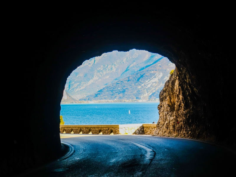 TUNEL NO LAGO DI GARDA