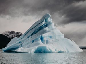 DEGELO NO GLACIAR UPSALA
