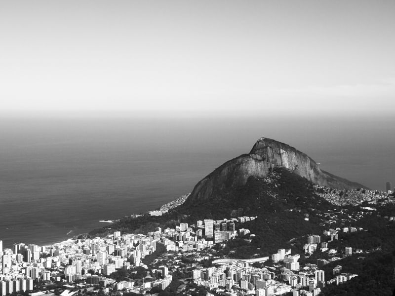 O MORRO DOIS IRMÃOS