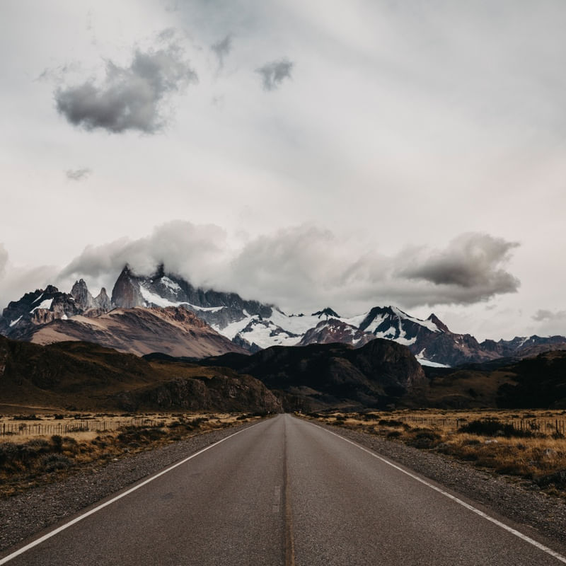 CHEGADA A EL CHALTEN COM VISTA PARA O MONTE FITZ ROY