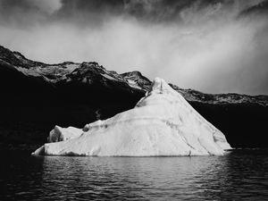 DEGELO NO GLACIAR UPSALA - PATAGONIA PB