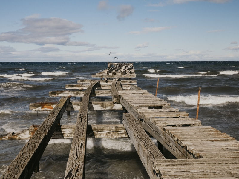 PIER EM RUÍNAS