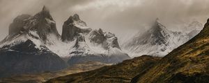 CERRO PAINE GRANDE 51°5'38.159" S 72°59'5.868" W