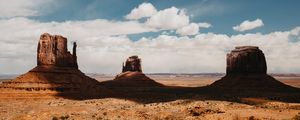 MONUMENT VALLEY - ARIZONA 36°58'59.6' N 110°6'54.4' W