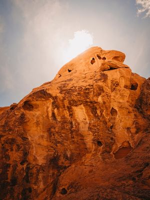 ARENITO EM CONTRA LUZ EM VALLEY OF FIRE STATE PARK - ESTADOS UNIDOS