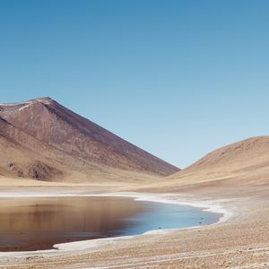 LAGUNA E VOLCÁN MIÑIQUES 4 DE 4