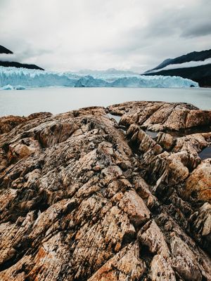 EROSÃO CAUSADO PELO GLACIAR PERITO MORENO EM GRANITO