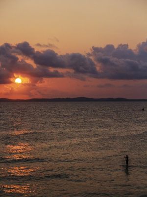 STAND UP PADDLE AO ENTARDECER