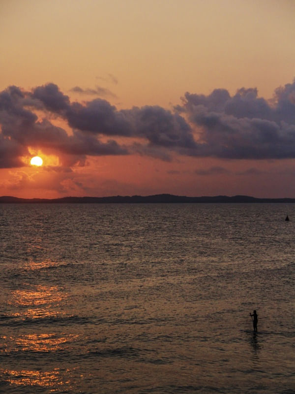 STAND UP PADDLE AO ENTARDECER