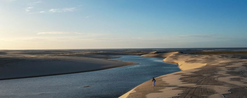 CASAL NOS LENÇÓIS MARANHENSES