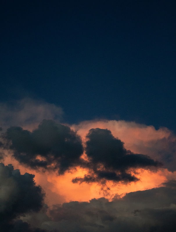 NUVENS TÍMIDAS