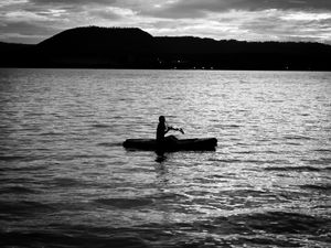 CAIAQUE NA REPRESA