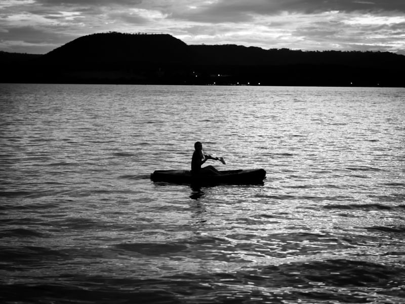 CAIAQUE NA REPRESA